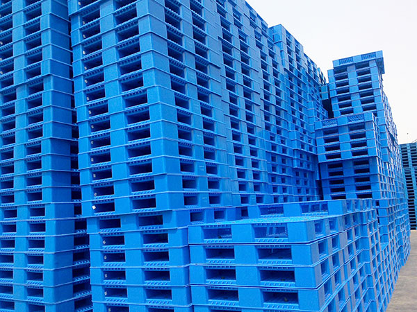 plastic pallets